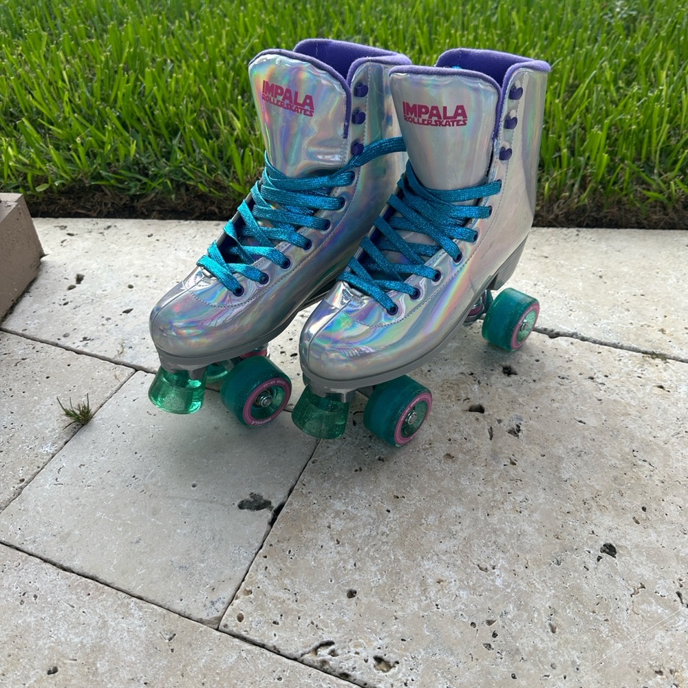 Holographic women’s Roller Skates